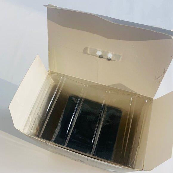 REAL SIMPLE Silicone 2 in 1 Charging Station Black (iPhone/headphones) - Picture 10 of 10